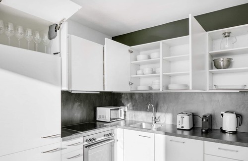 Vienna Apartment | Modern Leopoldstadt 1BR w/Rooftop & BBQ, near Metro U2, by Blueground