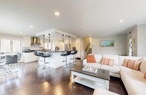 East Falmouth House | Modern Life by the Water
