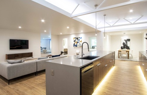 Kirkland Apartment | Modern Living in Kirkland