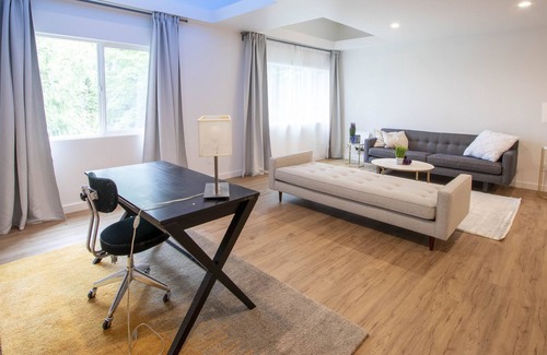 Kirkland Apartment | Modern Living in Kirkland