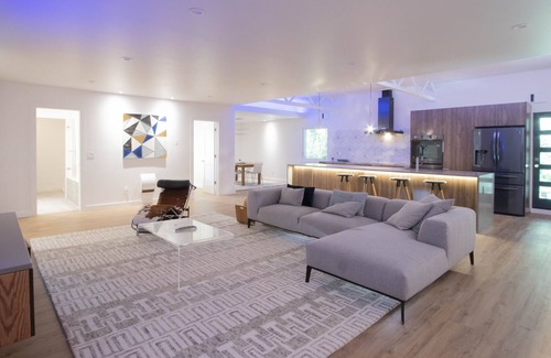 Kirkland Apartment | Modern Living in Kirkland
