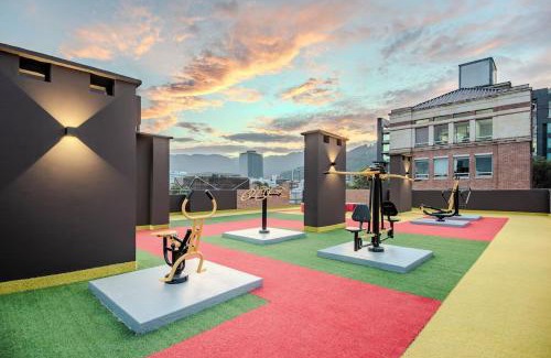 Chico Norte Apartment | Modern Loft close 93 Park Virrey Park