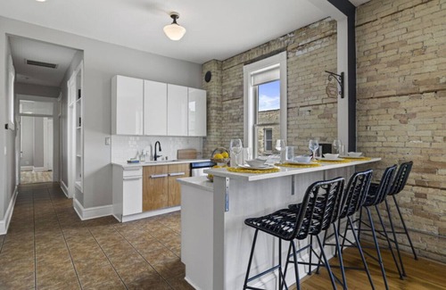 Fifth Ward Apartment | Modern Loft in Walker's Point*Fireplace*Breweries*