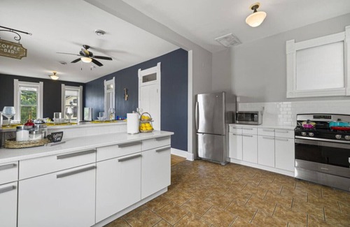 Fifth Ward Apartment | Modern Loft in Walker's Point*Fireplace*Breweries*