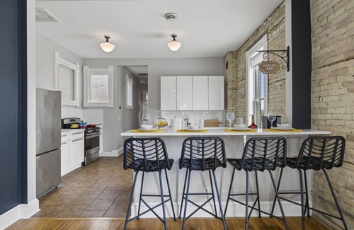 Fifth Ward Apartment | Modern Loft in Walker's Point*Fireplace*Breweries*