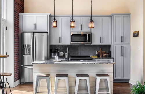 Downtown Knoxville Condo | Modern Loft, Small Dog Friendly, 2 Parking Passes, Sleeps 6