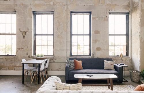 Old City Apartment | Modern Loft w/View