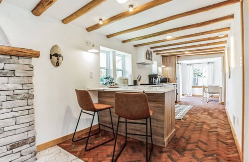 Del Haven House | Modern Log Cabin at the beach with Hot Tub, Game Room and Fire Pit