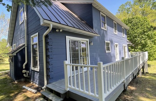 Waupaca House | Modern Log Cabin near Waupaca Chain O' Lakes