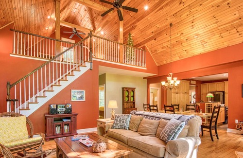 Otto House | Modern log cabin with 10 acres of nature to explore + gas fireplace, private W/D