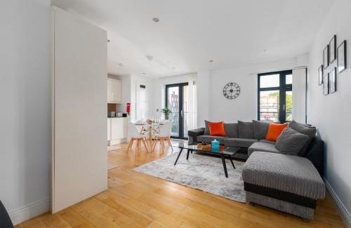 Shoreditch Apartment | Modern London Hoxton Shoreditch Balcony Flat 2 Bed 2 Bath