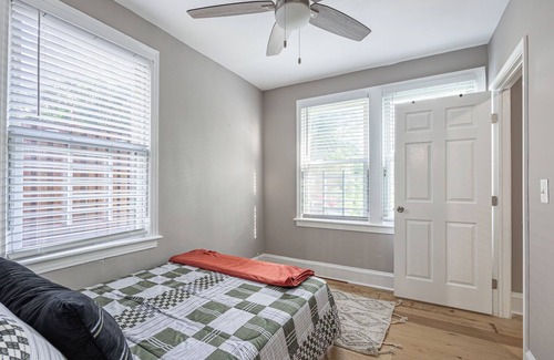 Anacostia Condo | MODERN Lux 2 BR 3 Bed Condo