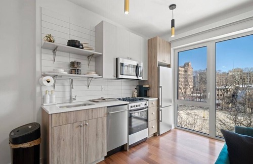 Uptown Condo | Modern Lux | Uptown Chicago! Steps to Aragon+Metro