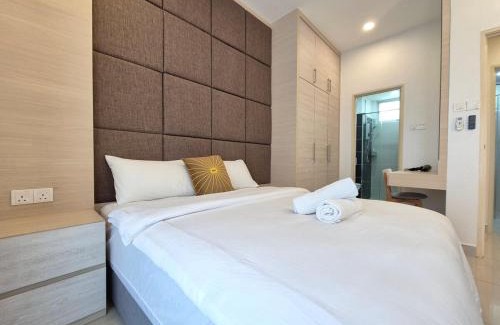 Tebrau Apartment | Modern Lux - Walking Distance to Mt Austin 6 Pax