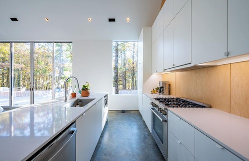 Broken Bow Cabin | Modern Luxe | 2 King Suites + Wood Stove + EV