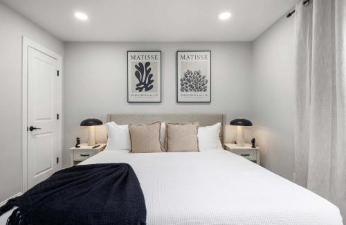 The Heights Apartment | Modern Luxe 2BR King Suite Easy trip to NYC