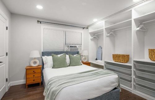 The Heights Apartment | Modern Luxe 2BR King Suite Easy trip to NYC