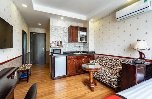 Phu My Hung House | Modern Luxe Studio |Walkable to SECC & Local Cafés