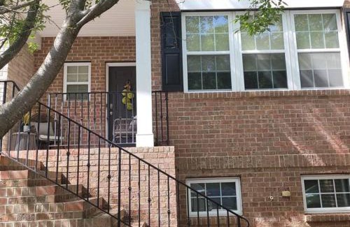 Apex Villa | Modern & Luxurious 3 Bdrm 2.5 Bath Townhome