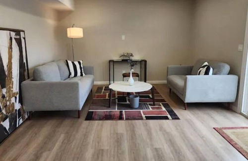 Fremont House | Modern luxurious New Renovated Special 5BR Fremont Tesla Facebook whole housen