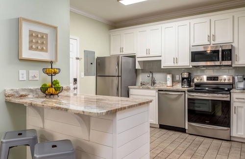 Dauphin Island Condo | Modern & luxurious ground-floor condo near the Gulf with pools