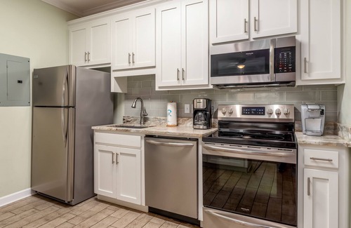 Dauphin Island Condo | Modern & luxurious ground-floor condo near the Gulf with pools