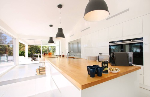 Urbanizacion Hacienda las Chapas Villa | Modern luxurious villa in Marbella with views