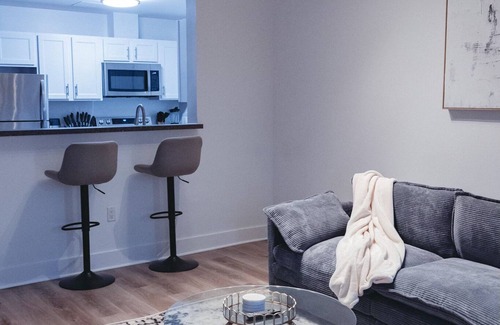Downtown Apartment | Modern Luxury 1BR Stamford Getaway