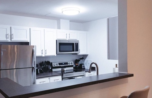 Downtown Apartment | Modern Luxury 1BR Stamford Getaway