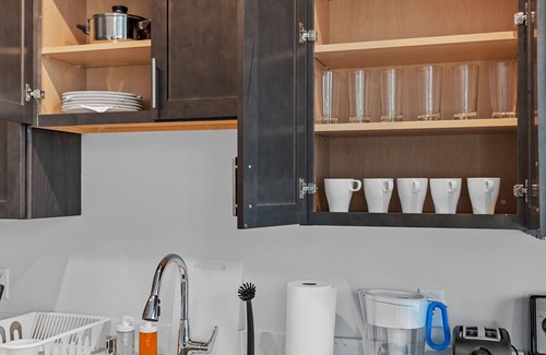 Westown Apartment | Modern Luxury 1BR w/view of Fiserv Forum