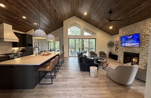 Torreon Cabin | Modern Luxury Cabin in the Pines