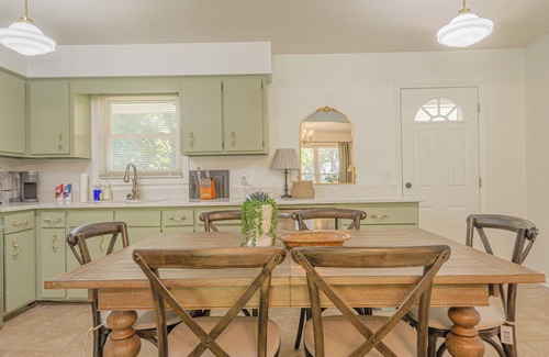 Fortson House | Modern Luxury Cottage with Pool