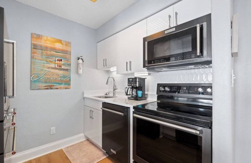 Northeast Virginia Beach Apartment | Modern Luxury Design & Panoramic Ocean Views! 1106