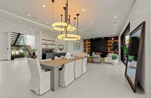 Sherman Oaks House | Modern Luxury Estate in Sherman Oaks