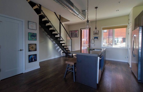 Fishtown Condo | Modern Luxury Fishtown Condo w/Private Roof Deck