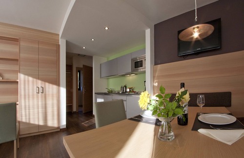 Lagundo Apartment | Modern luxury flat Pyropus with 12 sqm balcony and west-south panoramic view