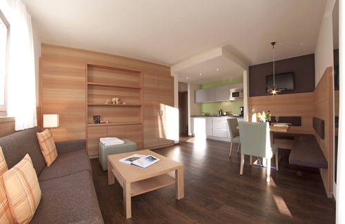 Lagundo Apartment | Modern luxury flat Pyropus with 12 sqm balcony and west-south panoramic view