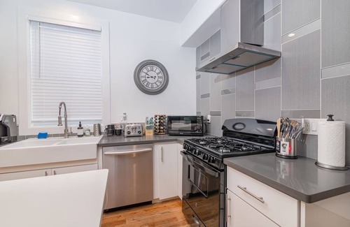Ralph Bunche House | Modern Luxury House closed to San Francisco & Berkerly & DT Oakland & Alameda
