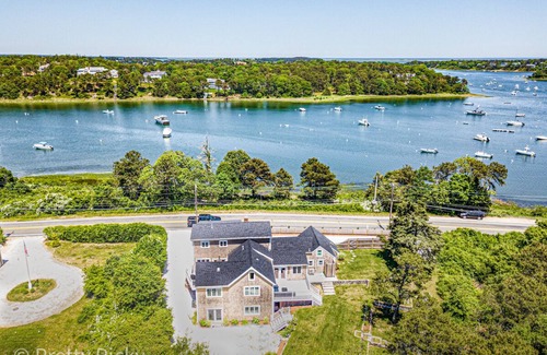 North Chatham House | Modern Luxury in Chatham with Water Views: 875-C