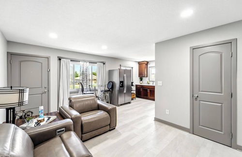 Pleasant Hill House | Modern, Luxury Living in Bright, Spacious 2BR/Luxury/Washer/Parking