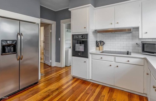 Caddo Heights-South Highlands House | Modern Luxury Living on Fairview