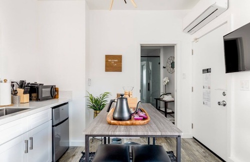 Ladera Heights Apartment | Modern Luxury Studio Patio LAX Beach