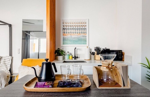 Ladera Heights Apartment | Modern Luxury Studio Patio LAX Beach