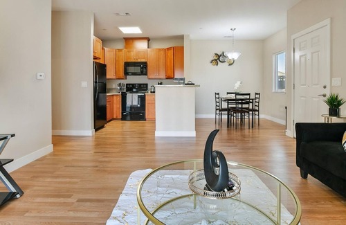 Merced Apartment | Modern Luxury Suite