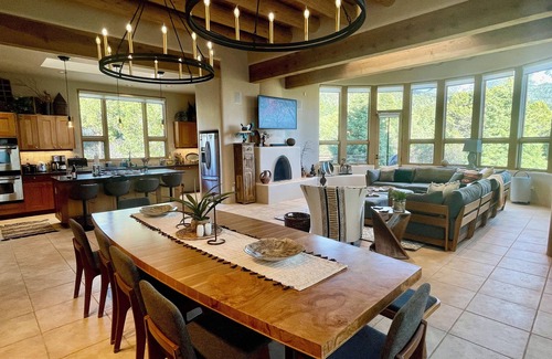 Arroyo Seco House | Modern Luxury & Sweeping Views in Arroyo Seco/Taos. Welcome to Walking Rain
