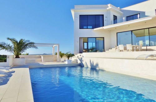 Badia de Palma House | MODERN LUXURY VILLA, SEA / MOUNTAIN VIEW, SOUTH FACING, PRIVATE POOL, 5 MIN. TO THE BEACH