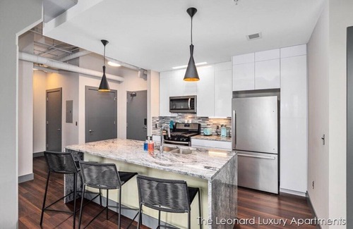 Nelson Apartment | Modern Luxury with 2 King Beds & Water Views - Leonard Building