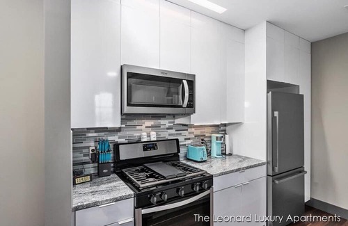 Nelson Apartment | Modern Luxury with 2 King Beds & Water Views - Leonard Building