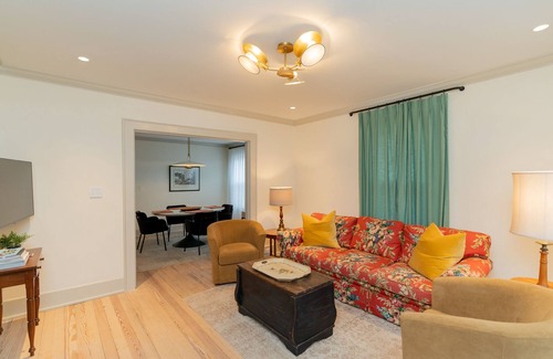North Chattanooga House | Modern Luxury with Vintage Vibe in Trendy North Shore of Chattanooga