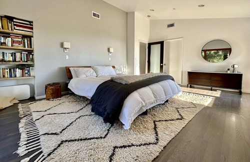 Malibu House | Modern Malibu Farm with ocean, mountain and sunset views on 22 acres